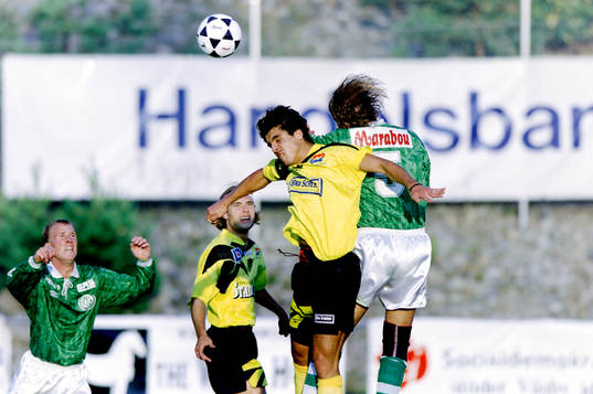 Melke Alan, Forward i en nickduell
