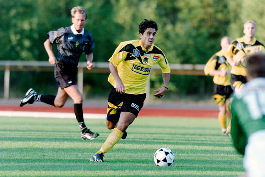 Melke Alan, Forward i en nickduell