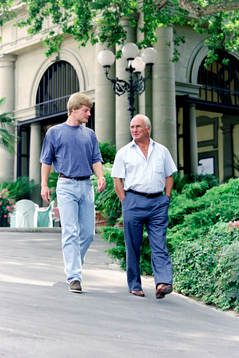 Stefan Schwarz och Kurt Hamrin på en promenad i Florens