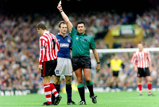 Matthew Le Tissier, Southampton får gult kort av domare