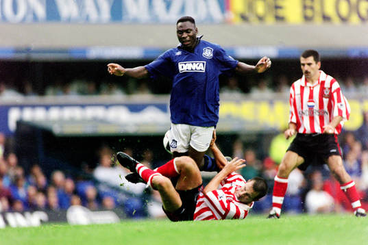 Daniel Amokachi, Everton stoppas