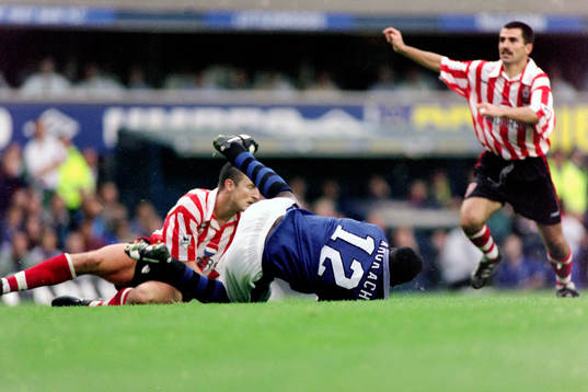 Daniel Amokachi, Everton stoppas