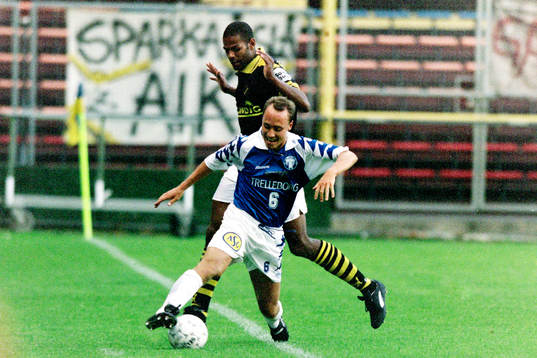 Mikael Rasmusson. Trelleborg med Pascal Simpson, AIK i