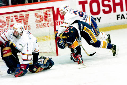 Jan Viktorsson, Djurgården trycker ner Johan Davidsson,