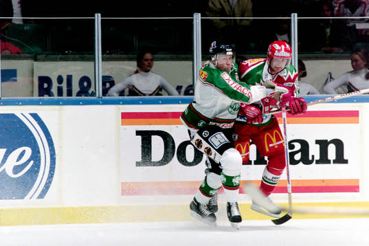 Jonas Esbjörs, Västra Frölunda i en närkamp