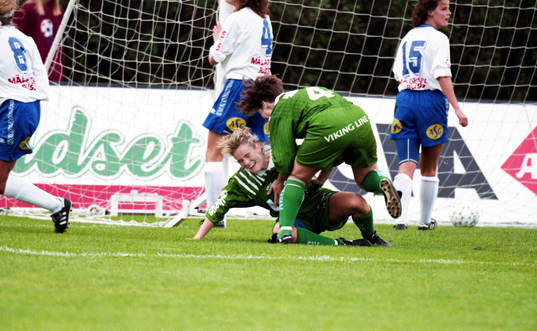 Matchvinnaren Lilie Persson jublar