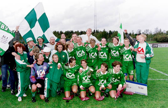 Bläddra bland fler bilder av Fotboll, Dam, Folksam Cup, Final, Hammarby - Älvsjö, 1-0