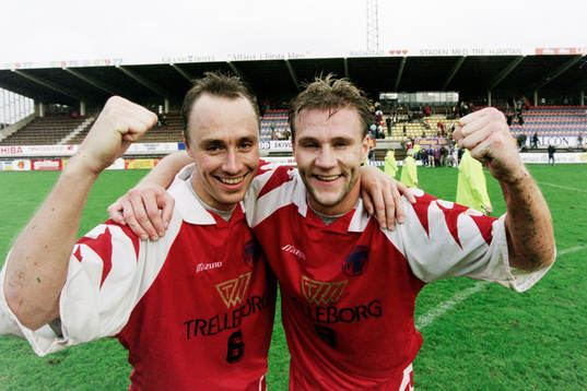 Målskyttarna Mikael Rasmusson och Joakim Karlsson,