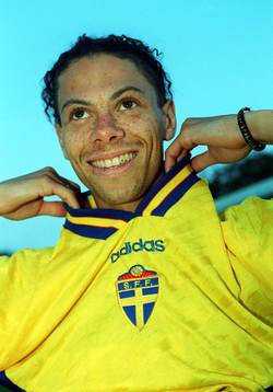 1995-10-03 Martin Pringle provar landslagsdressen för