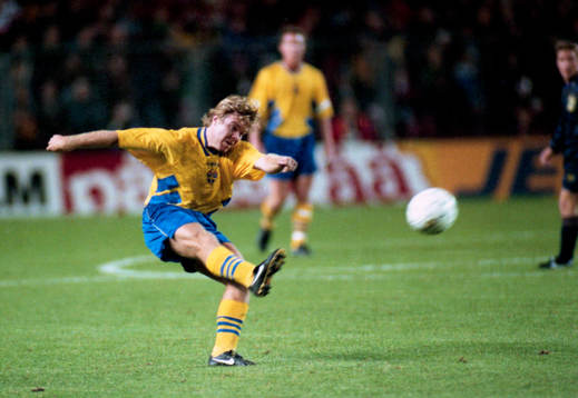 Tomas Brolin laddar för fullt
