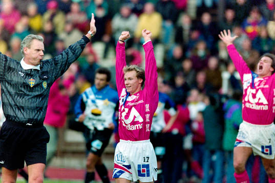 Daniel Häggmark, Umeå jublar när domare Christer Drottz,