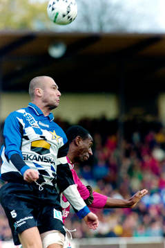 Anders Hjelm, Sirius i en nickduell med Steve Galloway,