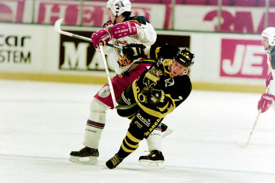 Stefan Gustavsson, AIK stoppas