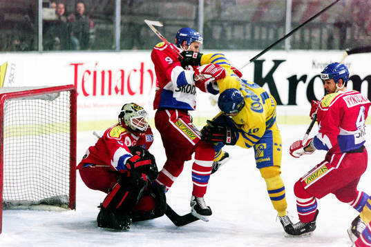 Tomas Holmström, Sverige i kamp framför