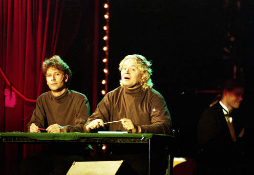 Hassan & Co underhåller