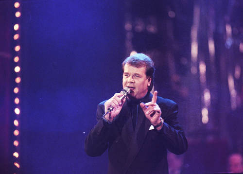 Lasse Berghagen underhåller