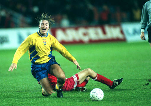 Sverige - Turkiet: Tomas Brolin fälls