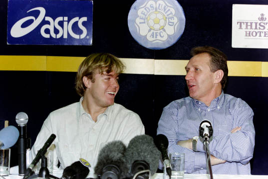 Tomas Brolin och Howard Wilkinson, manager i Leeds