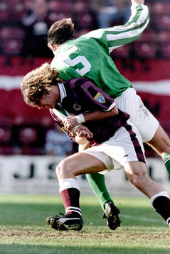 Hans Eskilsson, Hearts i kamp om bollen