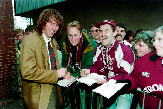 Hans Eskilsson, Hearts skriver autografer