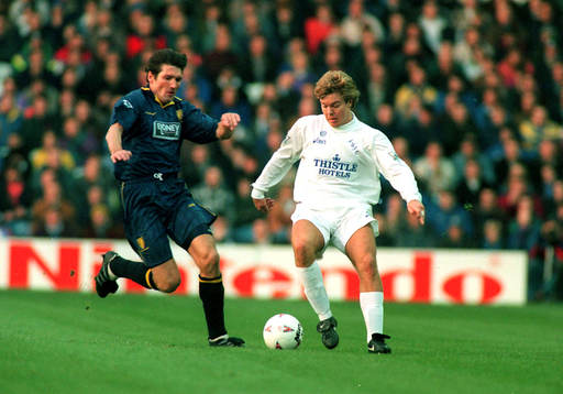 Tomas Brolin dribblar