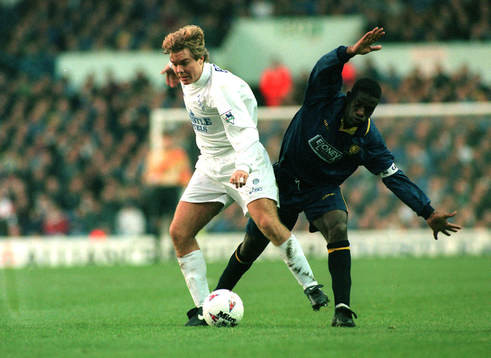 Tomas Brolin dribblar