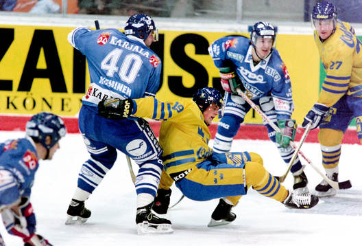 Mattias Lööf, Sverige