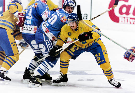 Mattias Lööf, Sverige