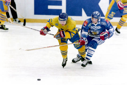 Bläddra bland fler bilder av Ishockey, Izvestija, Sverige - Finland, 5-1