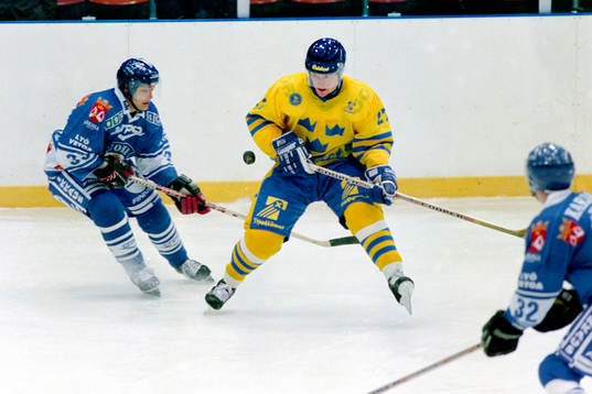 Juha Hautamaa, Finland uppvaktar Tomas Forslund, Sverige