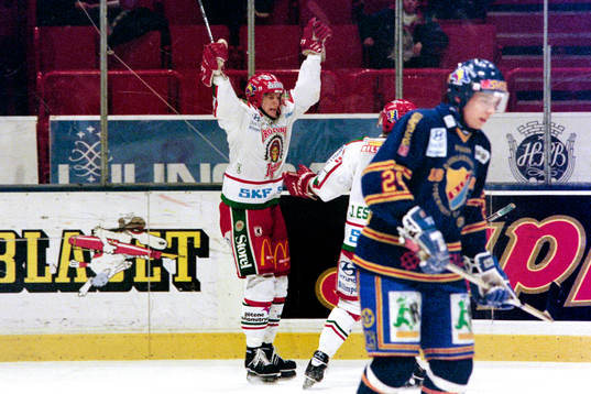 Per-Johan Axelsson, Västra Frölunda jublar