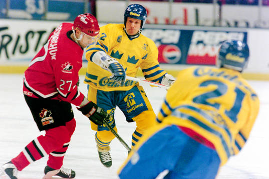 Tomas Jonsson, Sverige