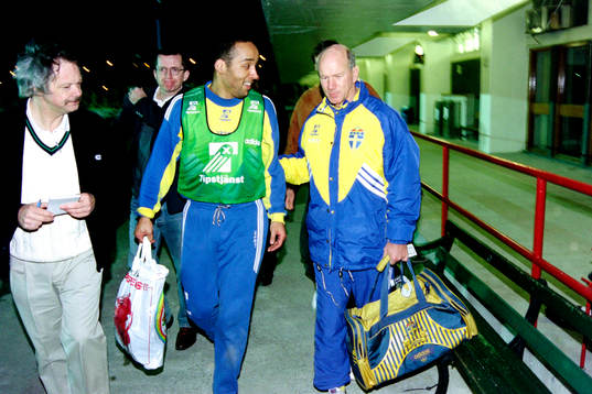 Martin Dahlin och Tommy Svensson, förbundskapten, Sverige
