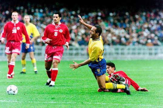 Martin Dahlin, Sverige fälls