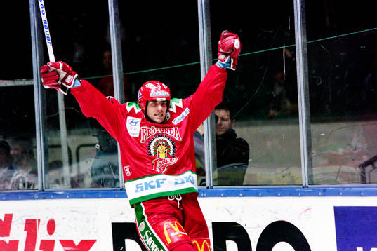 Bläddra bland fler bilder av Ishockey, Elitserien, Semifinal, Västra Frölunda - Modo, 8-1