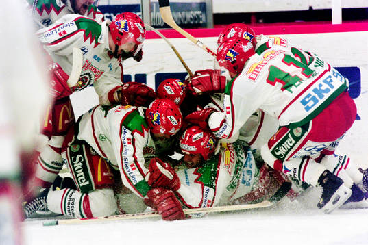 Bläddra bland fler bilder av Ishockey, Elitserien, Semifinal, Modo - Västra Frölunda, 1-2