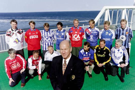 Tommy Svensson, förbundskapten i Sverige framför