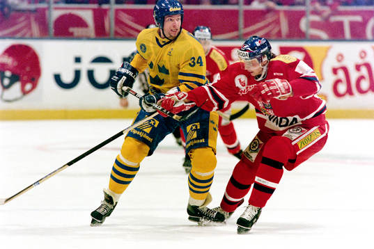 Roger Johansson, Sverige