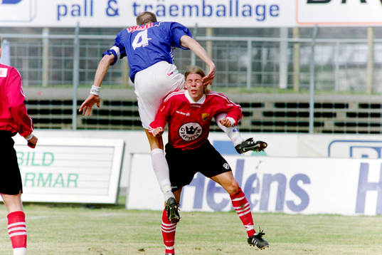 Tommy Andersson, Halmstad klättrar på en djurgårdsspelare