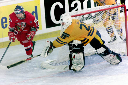 Radek Bonk, Tjeckien bakom Boo Ahl, målvakt, Sverige