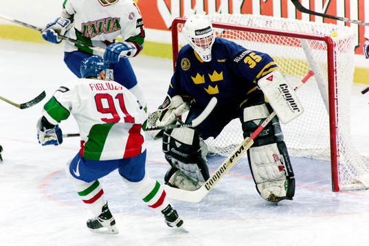 Stefan Figliuzzi, Italien framför Boo Ahl, målvakt i