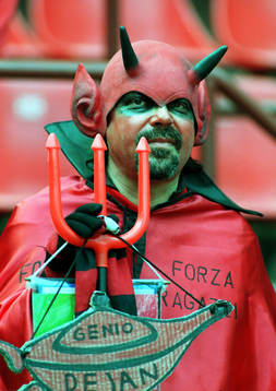 Milans maskot Il Diabolo, Djävulen, på Giuseppe