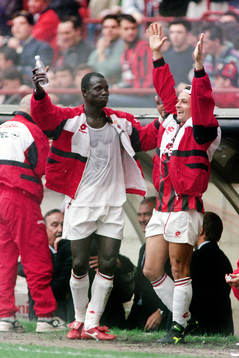 George Weah och Roberto Baggio, Milan jublar
