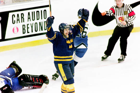 Tomas Holmström, Sverige jublar