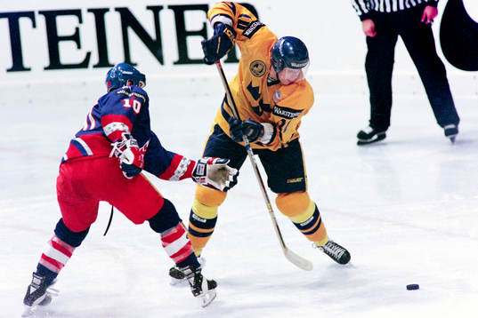 Tomas Holmström, Sverige och Brian Rolston, USA
