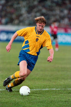 Kennet Andersson med bollen