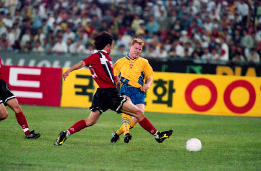Jörgen Pettersson uppvaktas av en sydkorean
