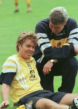 fotboll, Tomas Brolin och t.t. läkaren Jan Ekstrand, som