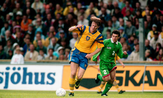 Kennet Andersson med bollen
