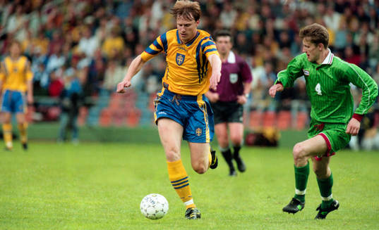Kennet Andersson med bollen